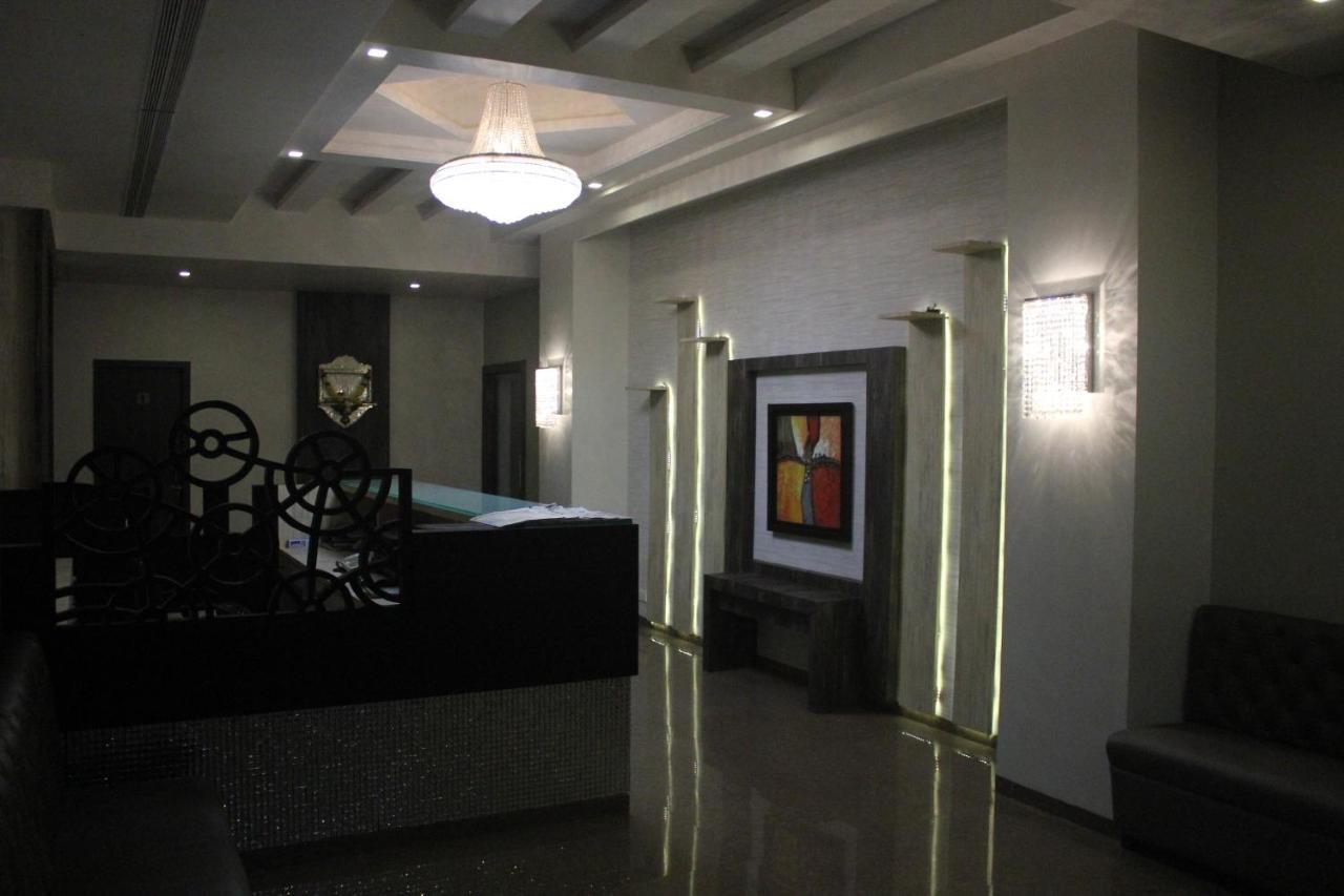 Nimantran Hotel Nova Bombaim Exterior foto