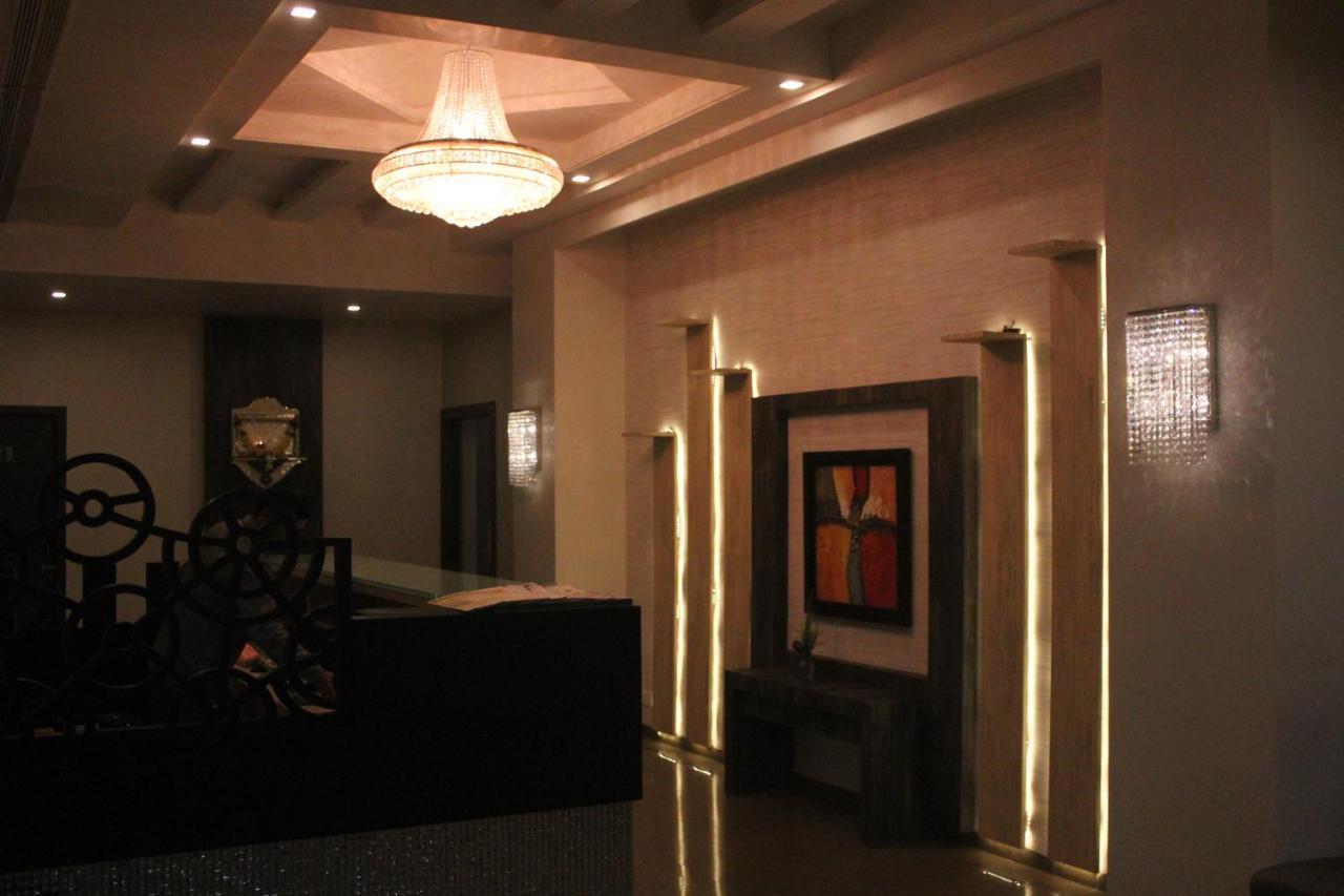 Nimantran Hotel Nova Bombaim Exterior foto