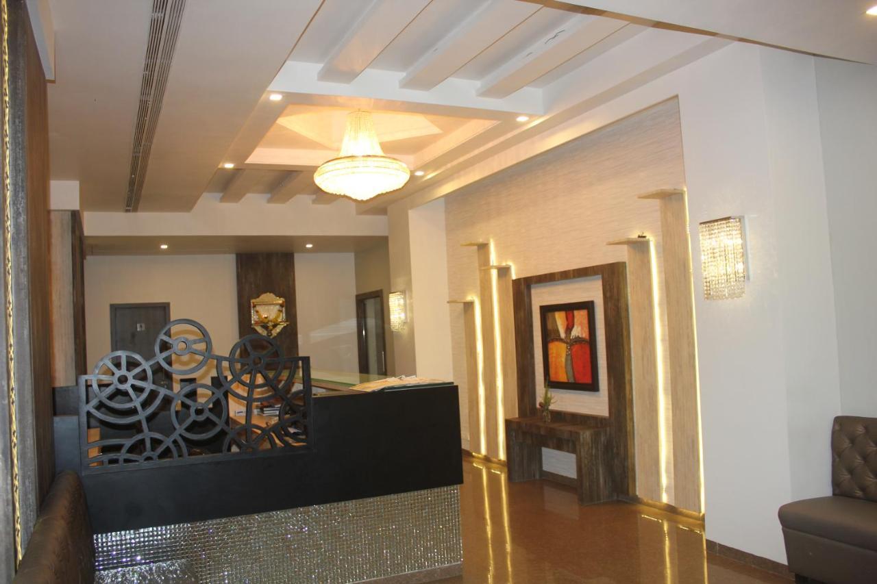 Nimantran Hotel Nova Bombaim Exterior foto