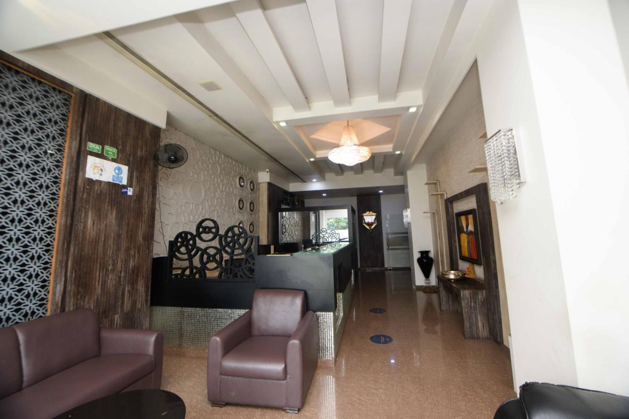 Nimantran Hotel Nova Bombaim Exterior foto