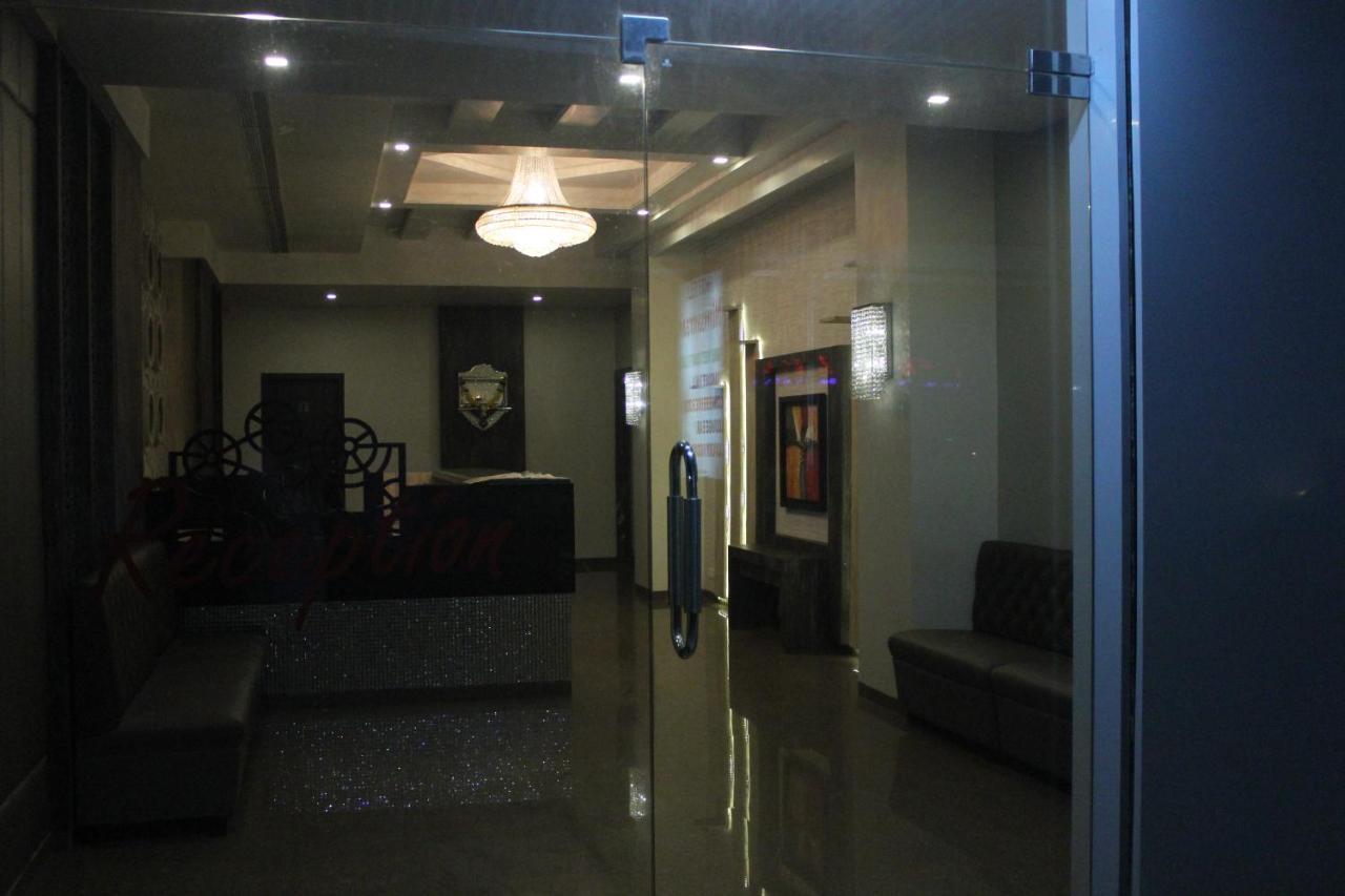 Nimantran Hotel Nova Bombaim Exterior foto