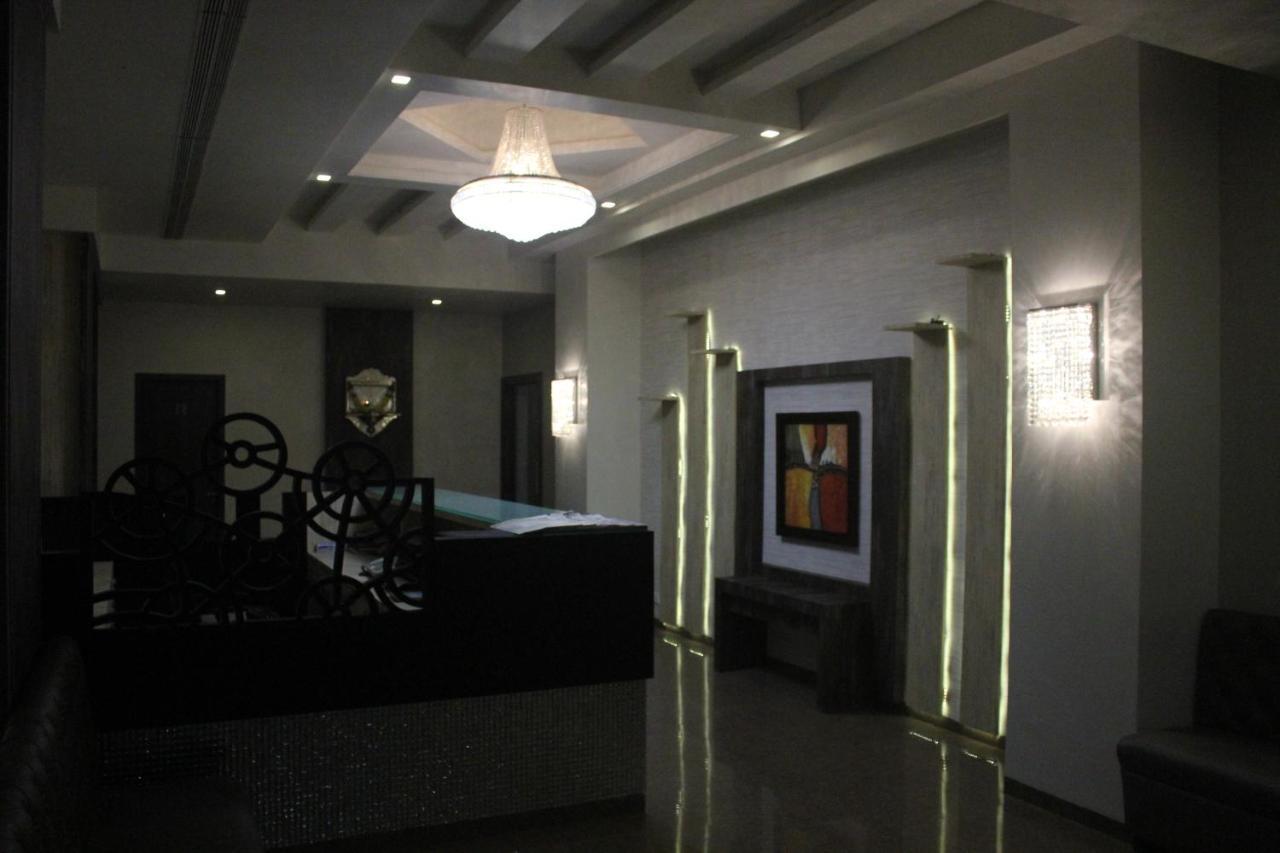 Nimantran Hotel Nova Bombaim Exterior foto